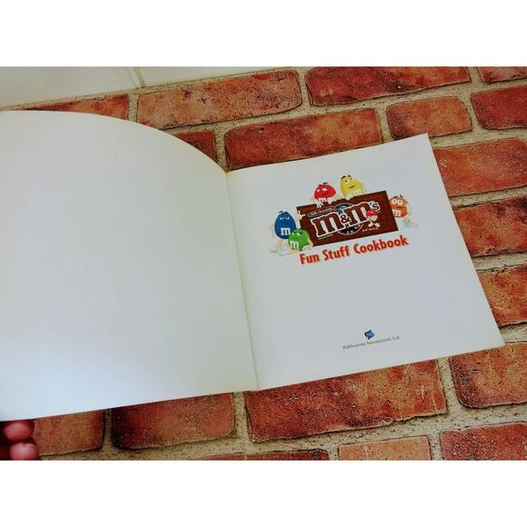 M&M's Fun Stuff Cookbook - Paperback 2013‎ - Colorful and Fun Dessert Recipes - Picture 7 of 13